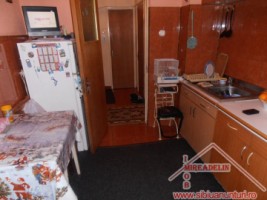 urgent-vand-apartament-3-camere-vasile-aaron-1