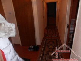 urgent-vand-apartament-3-camere-vasile-aaron-9