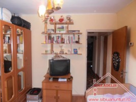 urgent-vand-apartament-3-camere-vasile-aaron-7