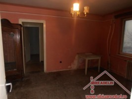 urgent-vand-apartament-3-camere-rusciorului-2