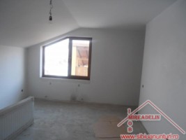 vand-apartament-34-camere-strada-rahovei-2