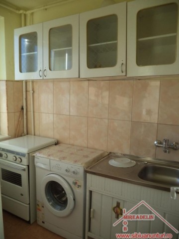 inchiriez-garsoniera-zona-vasile-milea-1