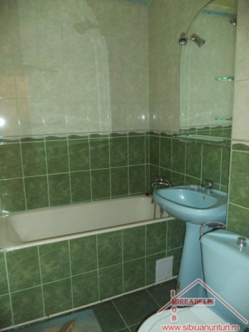 inchiriez-garsoniera-zona-vasile-milea-3