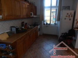 inchiriez-apartament-la-casa-5-camere-central-1