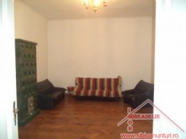 inchiriez-apartament-3-camere-zona-centrala-1