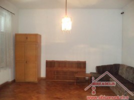 inchiriez-apartament-3-camere-zona-centrala-2