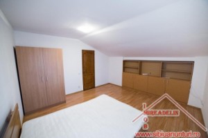 inchiriez-apartament-3-camere-la-mansarda-valea-aurie-4