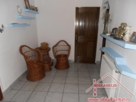 inchiriez-apartament-3-camere-decomandat-valea-aurie-2