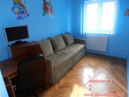inchiriez-apartament-3-camere-decomandat-valea-aurie-5