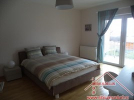 vand-casa-intr-un-imobil-tip-duplex-4-camere-calea-cisnadiei-2