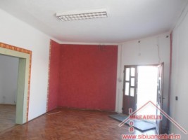 inchiriez-spatiu-comercial-zona-lazaret-2