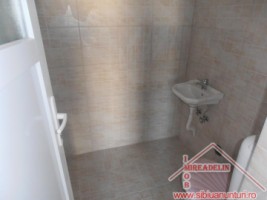 inchiriez-spatiu-comercial-zona-lazaret-3