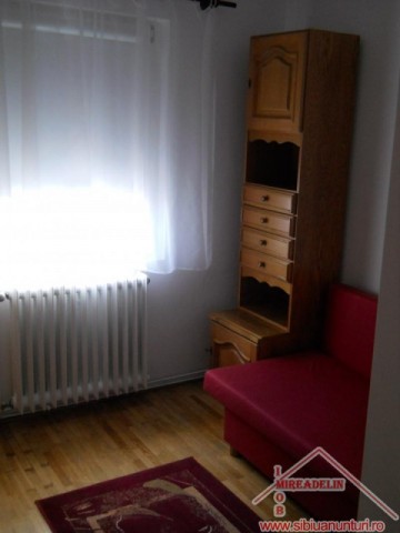 inchiriez-apartament-3-camere-zona-hipodrom-ii-3