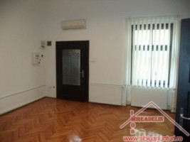 vand-apartament-cu-3-camere-ultracentral-2