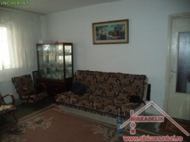 inchiriez-apartament-2-cam-zona-vasile-aaron