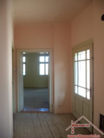 urgent-vand-apartament-2-camere-la-casa-ultracentral-1