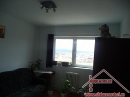 vand-apartament-cu-3-camere-in-vasile-aaron-1