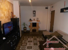 vand-apartament-3-camere-semidecomandate-zona-spitalului-judetean