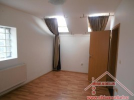 inchiriez-apartament-la-casa-cu-3-camere-soseaua-alba-iulia-3