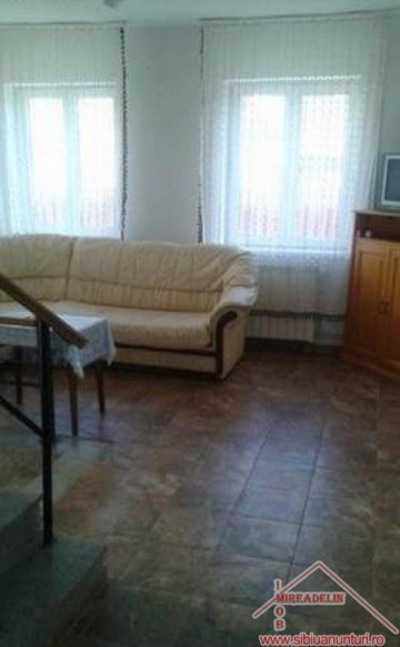 inchiriez-casa-cu-5-camere-in-terezian-3