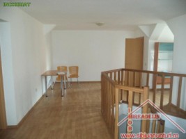 inchiriez-apartament-3-camere-zona-vasilea-aron-la-mansarda