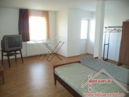 inchiriez-apartament-3-camere-zona-vasilea-aron-la-mansarda-2