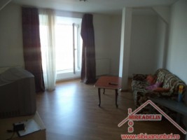 inchiriez-apartament-3-camere-zona-vasilea-aron-la-mansarda-3