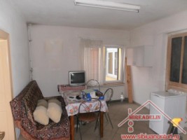 inchiriez-apartament-la-casa-2-camere-zona-vasile-aaron-2