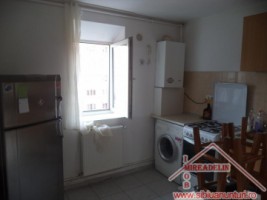 vand-apartament-3-camere-zona-vasile-aaron-la-mansarda-3