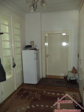 vand-apartamentgarsoniera-la-casa-zona-calea-poplacii-5