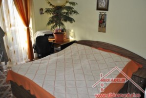 vand-apartament-3-camere-zona-stefan-cel-mare-2