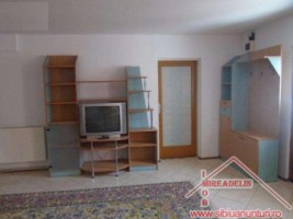 inchiriez-apartament-la-casa-2-camere-zona-centrala-2