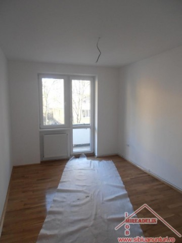 vand-apartament-4-camere-zona-cedonia-5