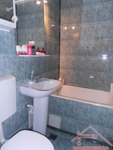 vand-apartament-cu-3-camere-aleea-biruintei-6