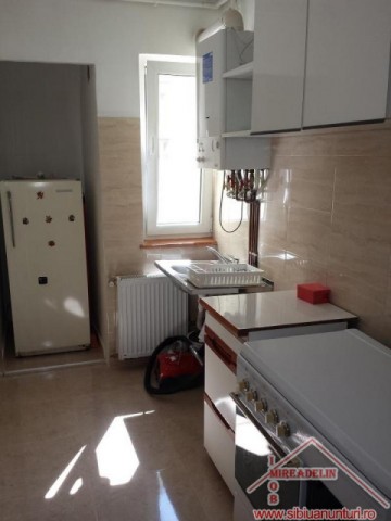 inchiriez-apartament-2-camere-zona-vasile-aaron-3