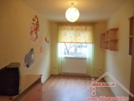 vand-apartament-3-camere-zona-cedonia-3