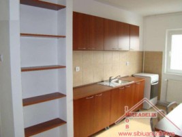 inchiriez-apartament-4-camere-zona-scoala-de-inot-3