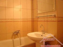 inchiriez-apartament-4-camere-zona-scoala-de-inot-4