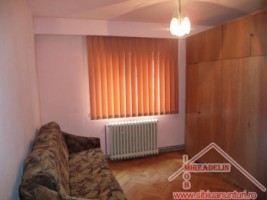 inchiriez-apartament-4-camere-strada-uzinei-2