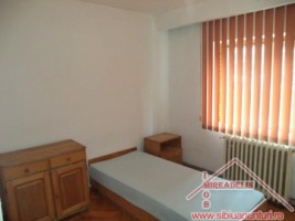 inchiriez-apartament-4-camere-strada-uzinei-3