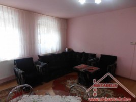 vand-casa-2-camere-zona-9-mai-1