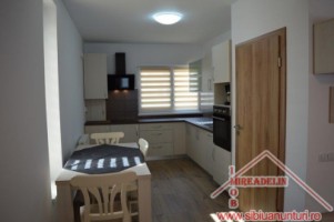 inchiriez-casa-duplex-de-lux-zona-calea-cisnadiei-2