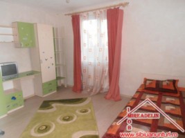 inchiriez-apartament-3-camere-zona-gusterita-3