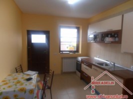 inchiriez-apartament-la-casa-3-camere-zona-hipodrom-i