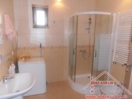 inchiriez-apartament-la-casa-3-camere-zona-hipodrom-i-6