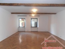 inchiriez-apartament-la-casa-2-camere-zona-ultracentrala-2