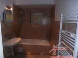 inchiriez-apartament-la-casa-2-camere-zona-ultracentrala-3