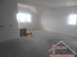 vand-apartamente-3-camere-la-vila-calea-cisnadiei-1