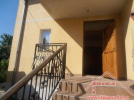 vand-casa-zona-calea-dumbravii-1