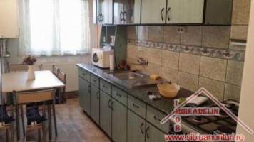 inchiriez-apartament-2-camere-zona-vasile-aaron-3